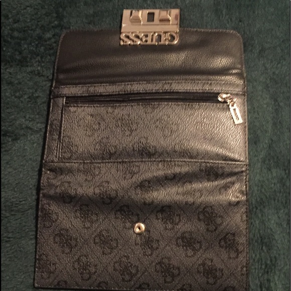 NWT Guess Woman’s Clutch/Trifold/Wallet Logo Luxe SLG Coal - Picture 2 of 9